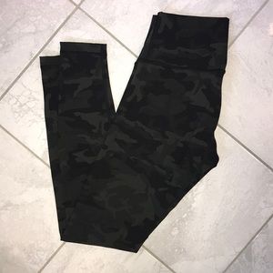 GATOR GREEN 🍋 Lululemon Wunder Under